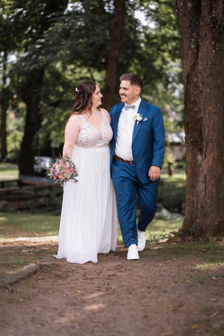 04E20D3D-22E4-40D3-A684-489853D25ABF_1_105_c