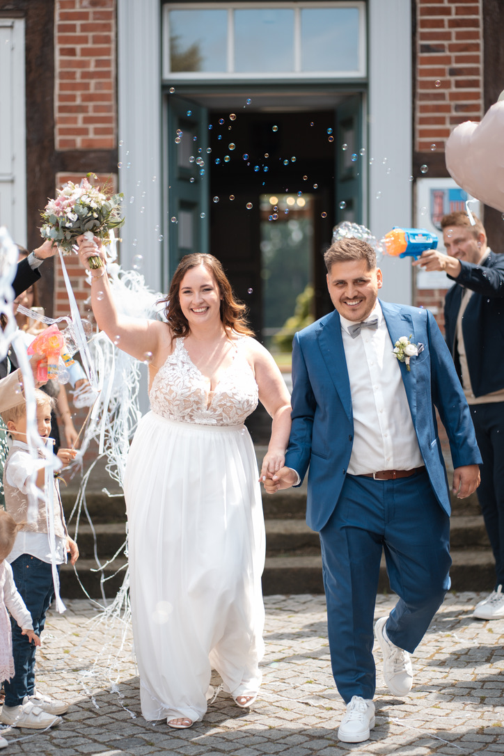 E6AD19FA-0EEE-4C59-9962-FCF20630CF0B_1_105_c